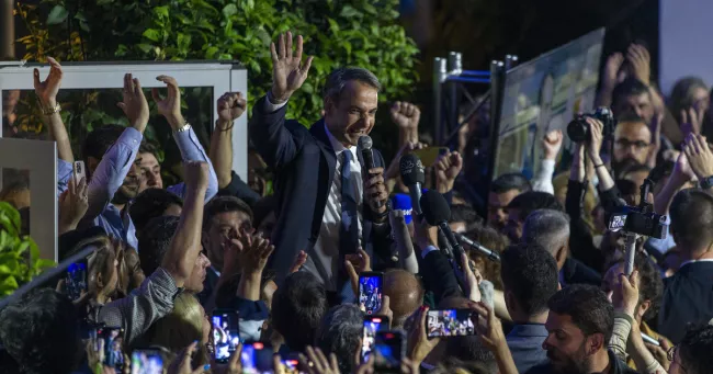 Le premier ministre grec Kyriakos Mitsotakis à Athènes, après la victoire de son parti aux élections législatives grecques, le 21 mai 2023. — © IMAGO/Marios Lolos / IMAGO/Xinhua


