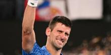 En surclassant en trois sets l'Américain Tommy Paul vendredi, Novak Djokovic s'est qualifié pour la finale de l'Open d'Australie où il affrontera Stefanos Tsitsipas, dimanche. © WILLIAM WEST / AFP


