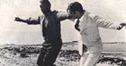 Anthony quinn et Alain Bates dans Zorba le Grec