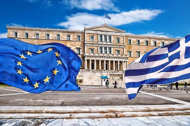 La Grèce attend le déblocage d'une nouvelle tranche d'aide de 2 milliards d'euros de la part de l'Union européenne - Shutterstock.


