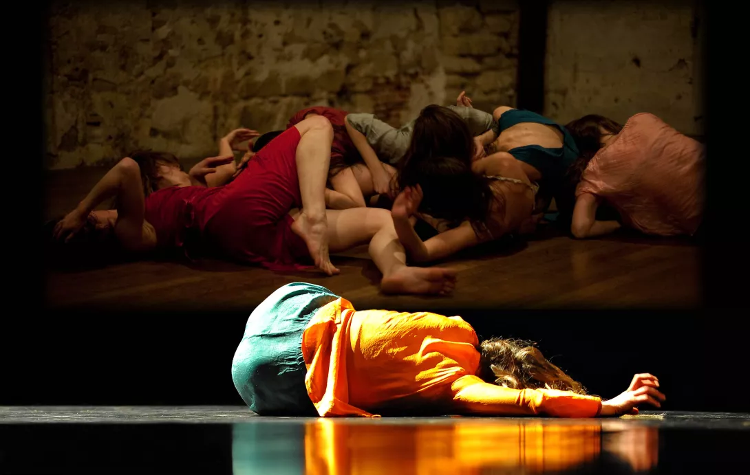 Composition pour l'affiche de la représentation de "Kyma" et d'"Une attraction invisible" au Centre National de la Danse à Pantin(93) en juin 2011. (photo Eric Malot)