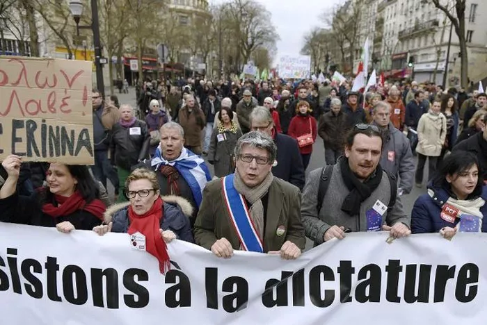 Manifestation de soutien à Syriza du parti de Gauche à Paris.