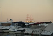 Bateaux sur le port de Glyfada